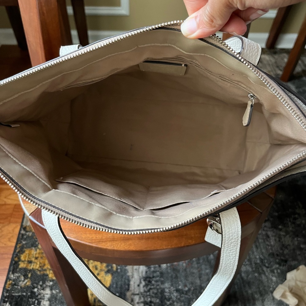 Coach Cream Vintage Soft Leather Multi Compartment Tote Bag - Picture 7 of 16